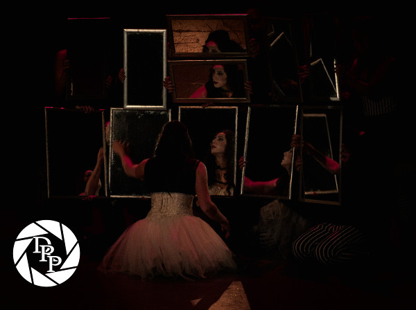 Giulietta si prepare per il suo matrimonio, Romeo e Giulietta