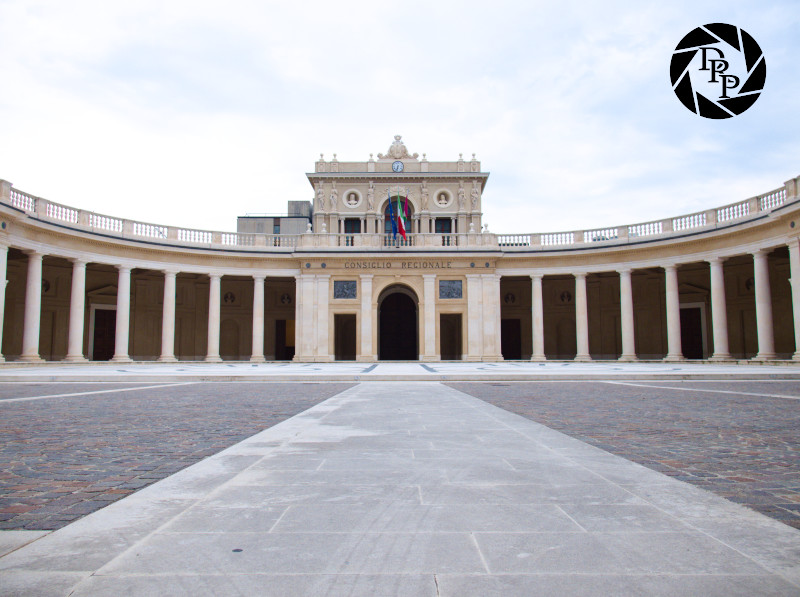 Palazzo del consiglio regionale, L'Aquila